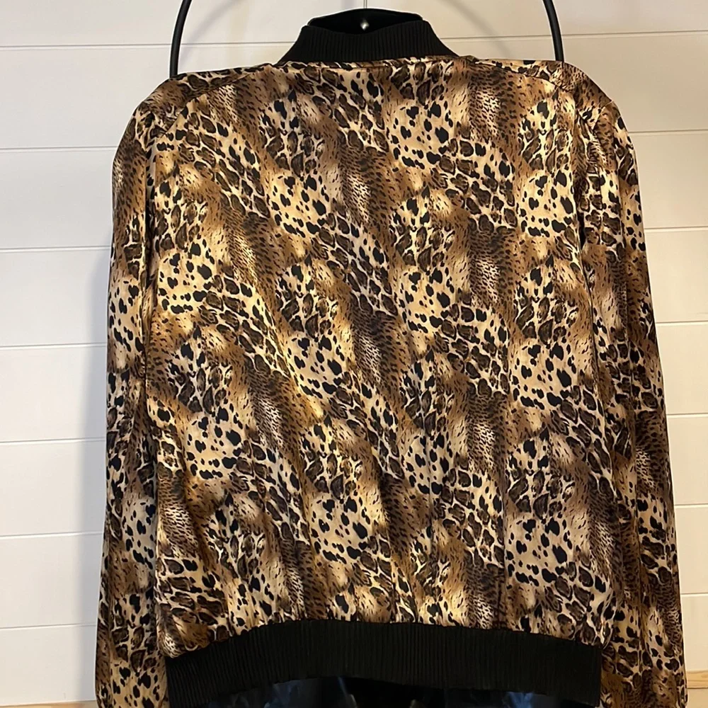 100% Silk Leopard Print Full Zip Jacket‎
